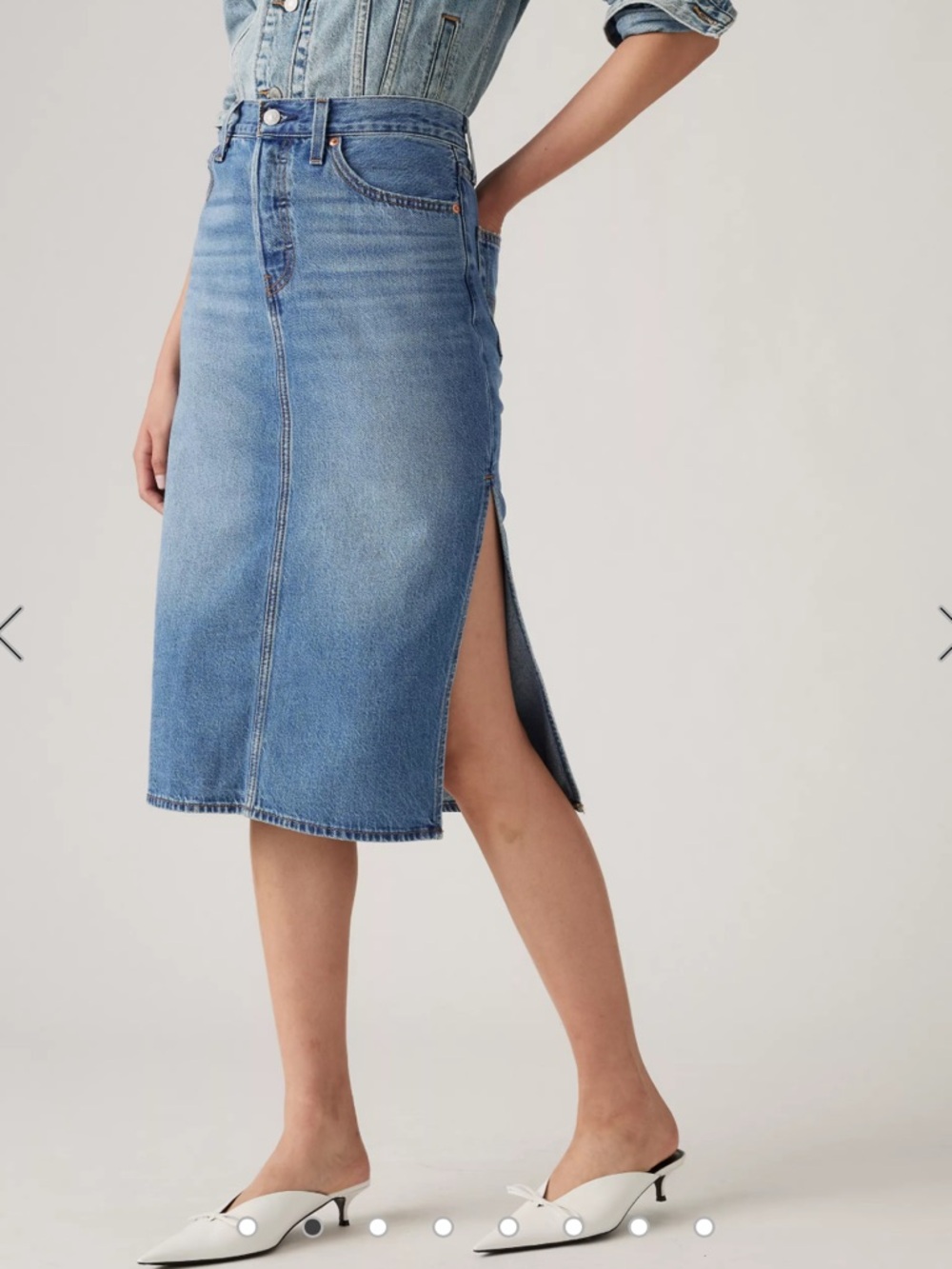 Levi’s Side Slit Denim Midi Skirt / Size 29